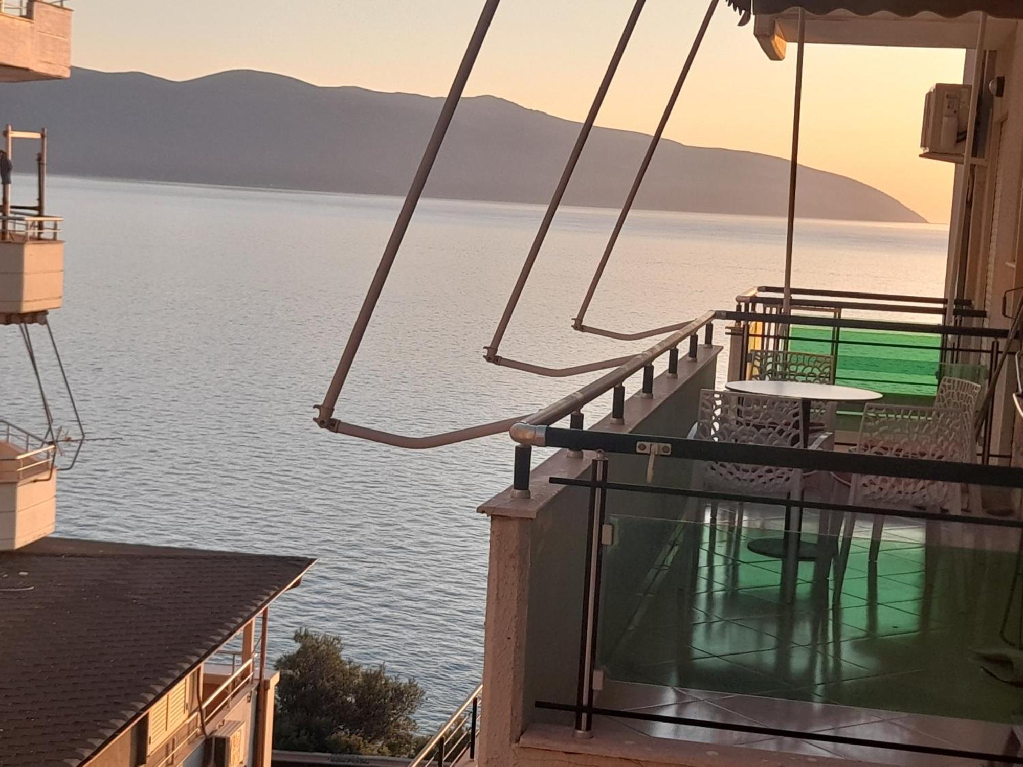 Hotel The Blue Horizon Vlorë Zimmer foto
