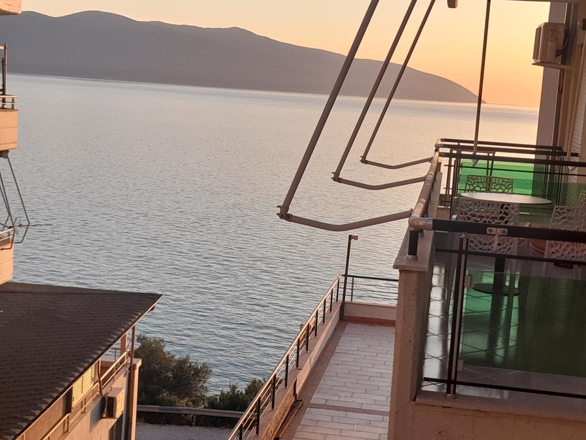 Hotel The Blue Horizon Vlorë Zimmer foto